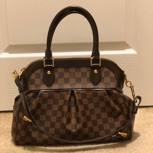 2011 Authentic Louis Vuitton Trevi PM.